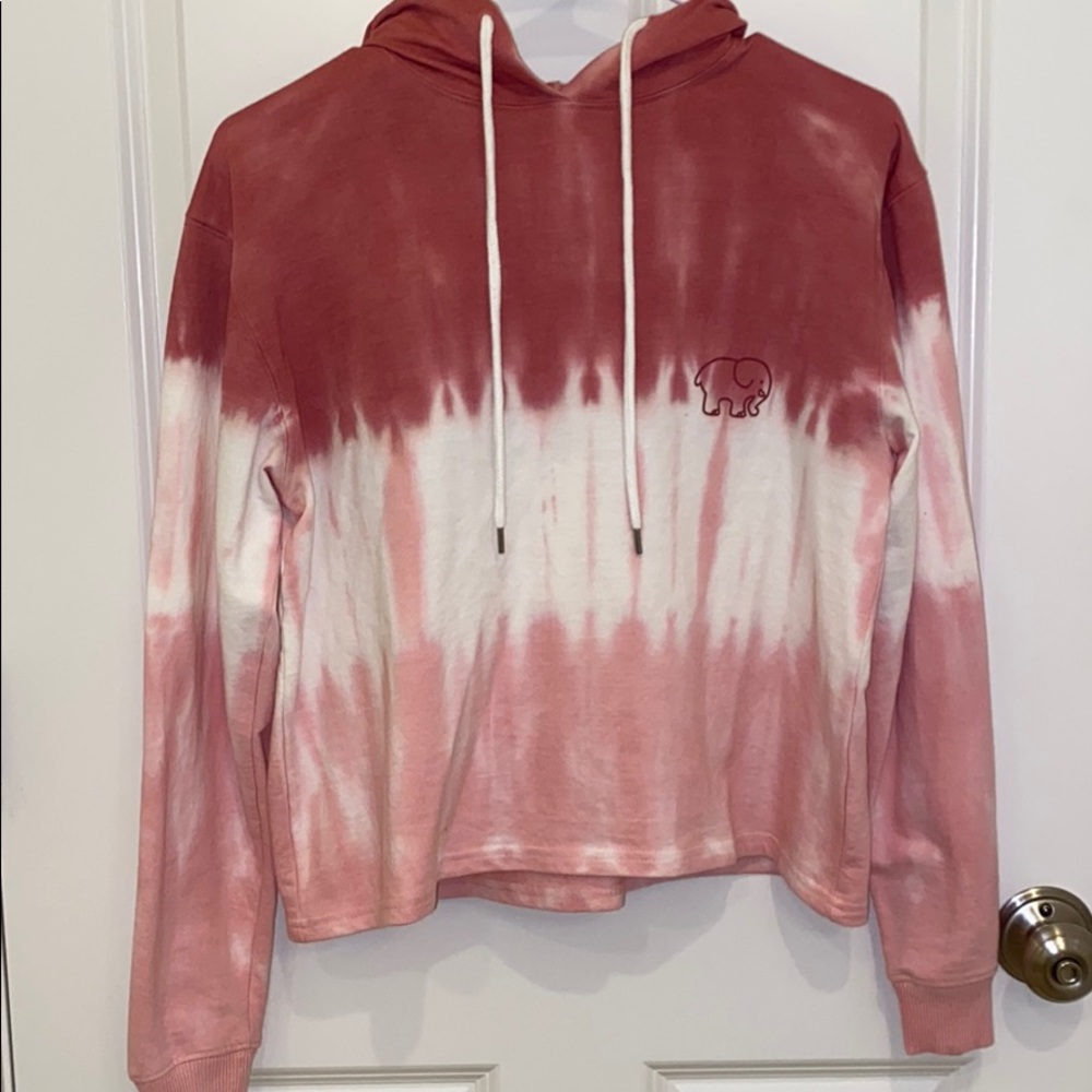 Long sleeve shirt.